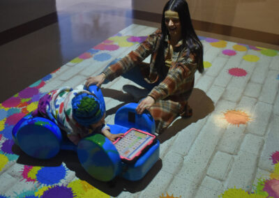 NJEDDA Therapist working with young NJEDDA student in Multisensory Roomensory